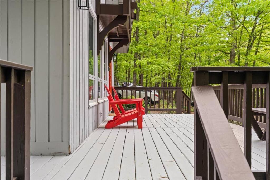 The Gingerbread House: 4 Bedroom Chalet, W/ Sunroom/Deck, Sleeps 12, Modern Amenities McGaheysville Exterior photo